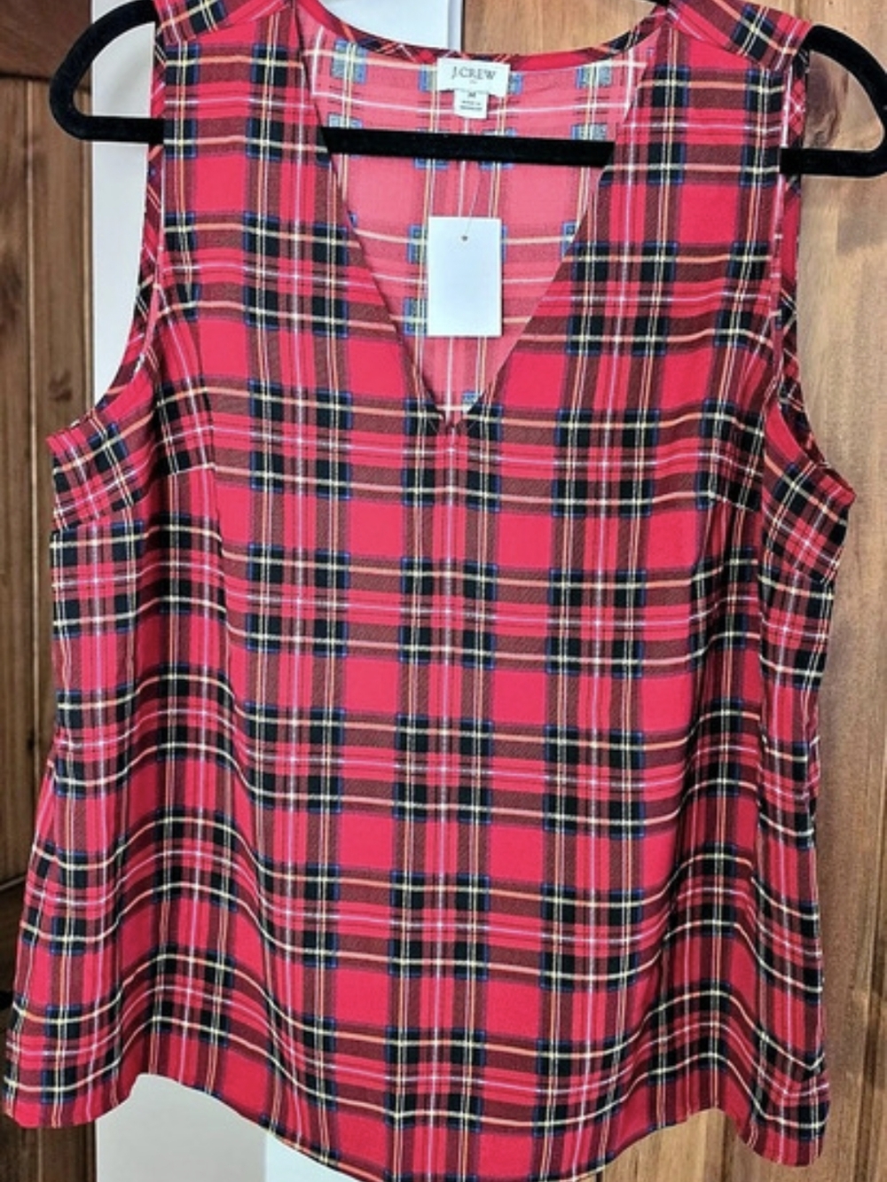 J.Crew Plaid Sleeveless V-Neck Top Plaid Tank Top in Red & Black Size Medium NWT